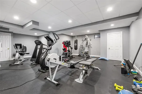 40 Coves Run Syosset NY 11791