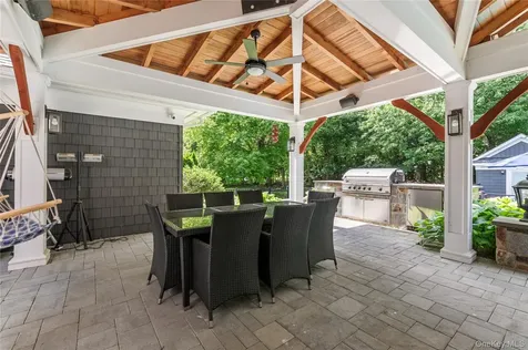 40 Coves Run Syosset NY 11791