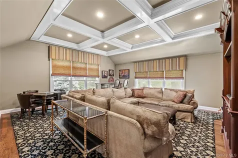40 Coves Run Syosset NY 11791