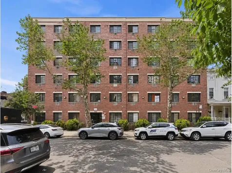 3961 Carpenter Avenue Bronx NY 10466