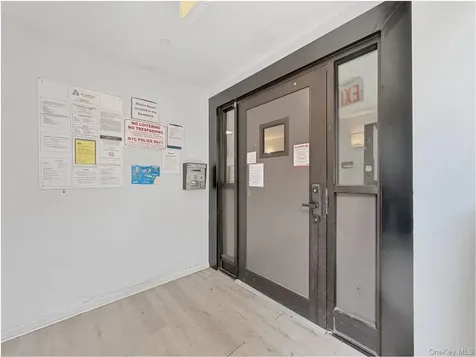 3961 Carpenter Avenue Bronx NY 10466