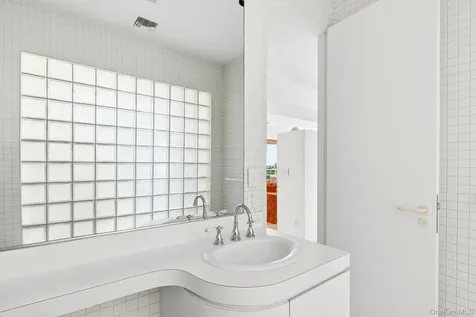 559 Dune Road Westhampton NY 11978