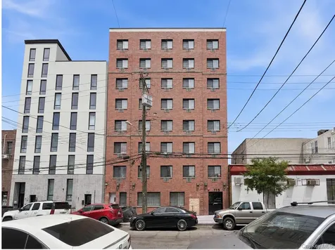 715 E 214th Street Bronx NY 10467