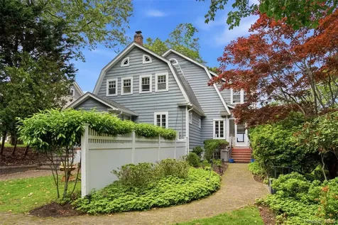 7 Thompson Street Shoreham NY 11786