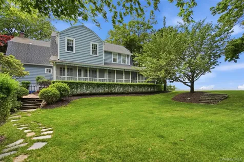 7 Thompson Street Shoreham NY 11786