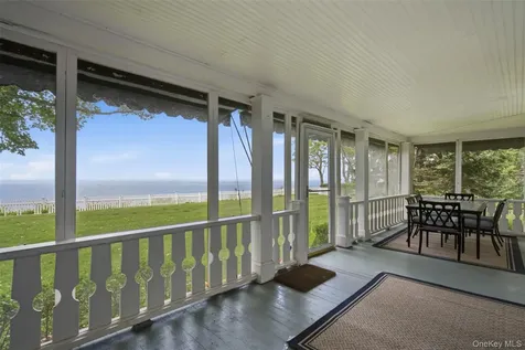 7 Thompson Street Shoreham NY 11786