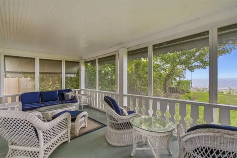 7 Thompson Street Shoreham NY 11786