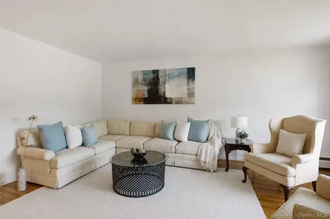 419 Beach Avenue Mamaroneck NY 10543