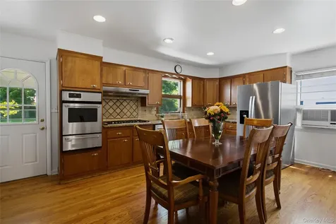 419 Beach Avenue Mamaroneck NY 10543