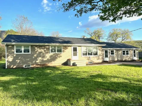 96 56 Windham NY 12496
