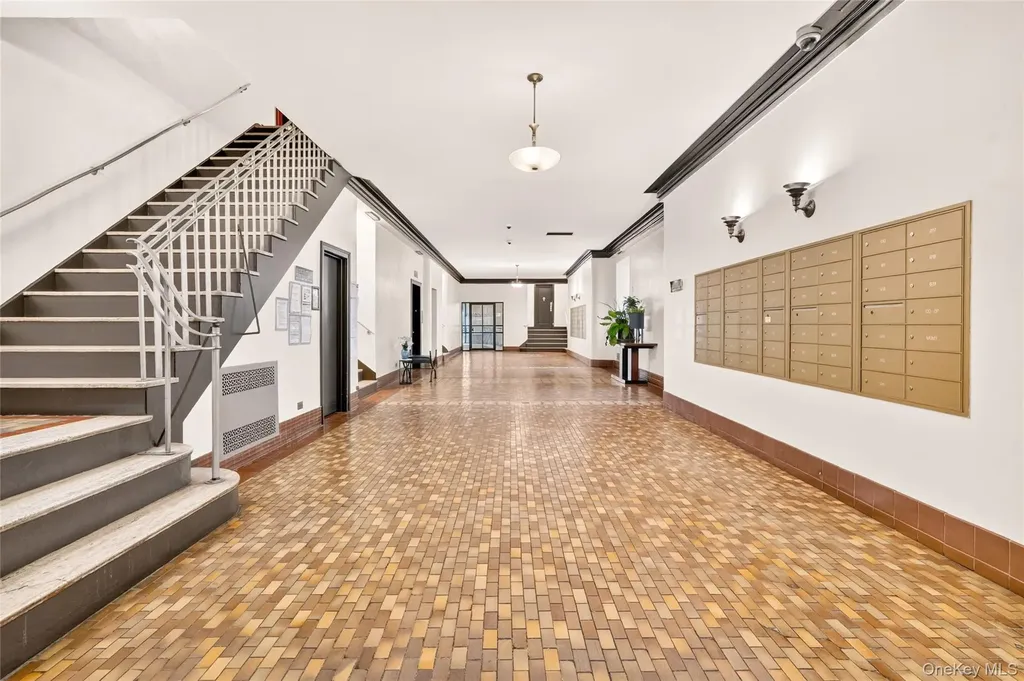 601 Pelham Parkway N Bronx NY 10467