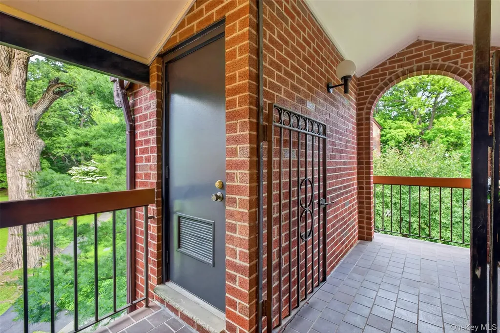 20 Bronxville Glen Drive Bronxville NY 10708