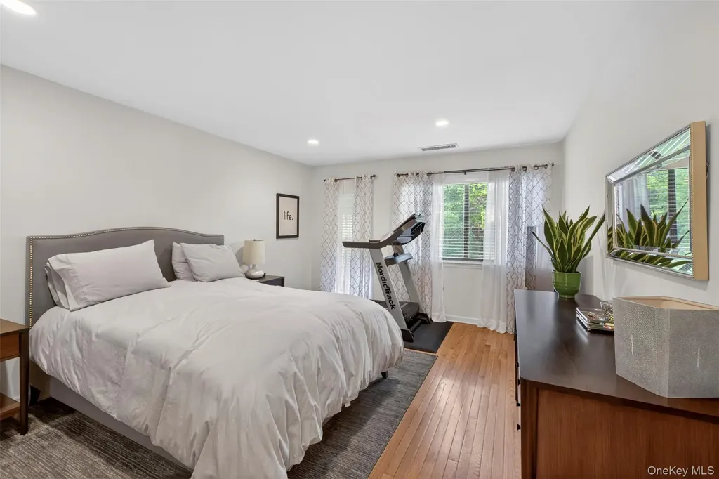 20 Bronxville Glen Drive Bronxville NY 10708