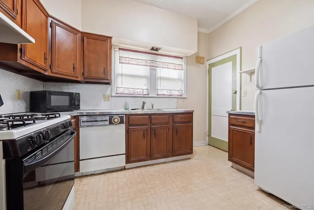 13311 231st Street Laurelton NY 11413
