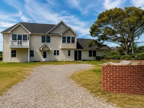 300 S Snedecor Avenue Bayport NY 11705