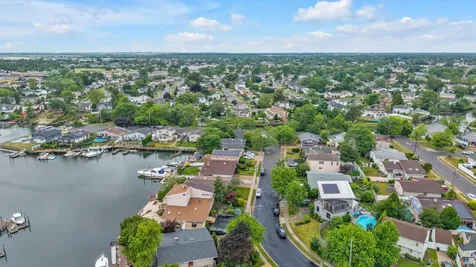 2643 Belmill Road Bellmore NY 11710