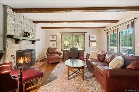 54 Snake Hill Road Cold Spring Harbor NY 11724