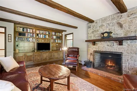 54 Snake Hill Road Cold Spring Harbor NY 11724