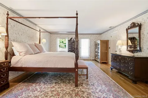 54 Snake Hill Road Cold Spring Harbor NY 11724