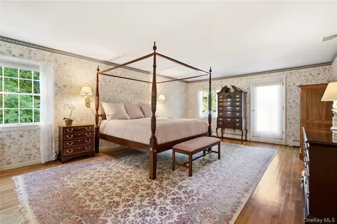 54 Snake Hill Road Cold Spring Harbor NY 11724