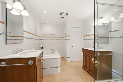 54 Snake Hill Road Cold Spring Harbor NY 11724