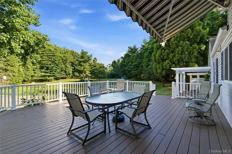 54 Snake Hill Road Cold Spring Harbor NY 11724