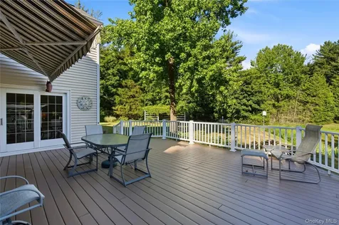 54 Snake Hill Road Cold Spring Harbor NY 11724