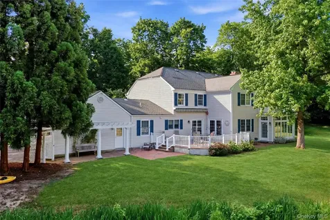 54 Snake Hill Road Cold Spring Harbor NY 11724