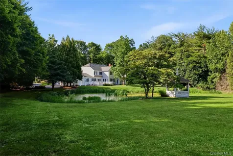 54 Snake Hill Road Cold Spring Harbor NY 11724