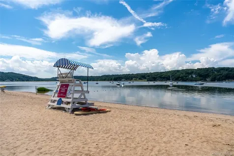 54 Snake Hill Road Cold Spring Harbor NY 11724