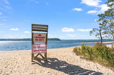 54 Snake Hill Road Cold Spring Harbor NY 11724