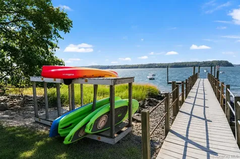 54 Snake Hill Road Cold Spring Harbor NY 11724