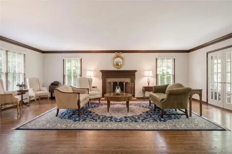 54 Snake Hill Road Cold Spring Harbor NY 11724