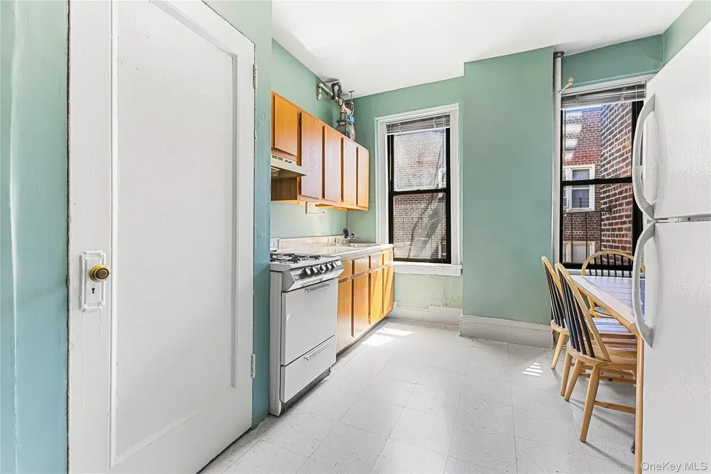 880 West 181st Street New York (manhattan) NY 10033
