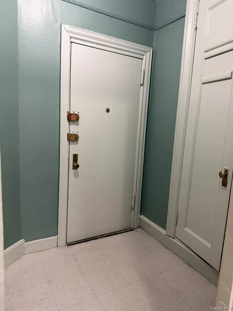 880 West 181st Street New York (manhattan) NY 10033