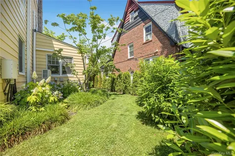 10 Ashton Road Yonkers NY 10705