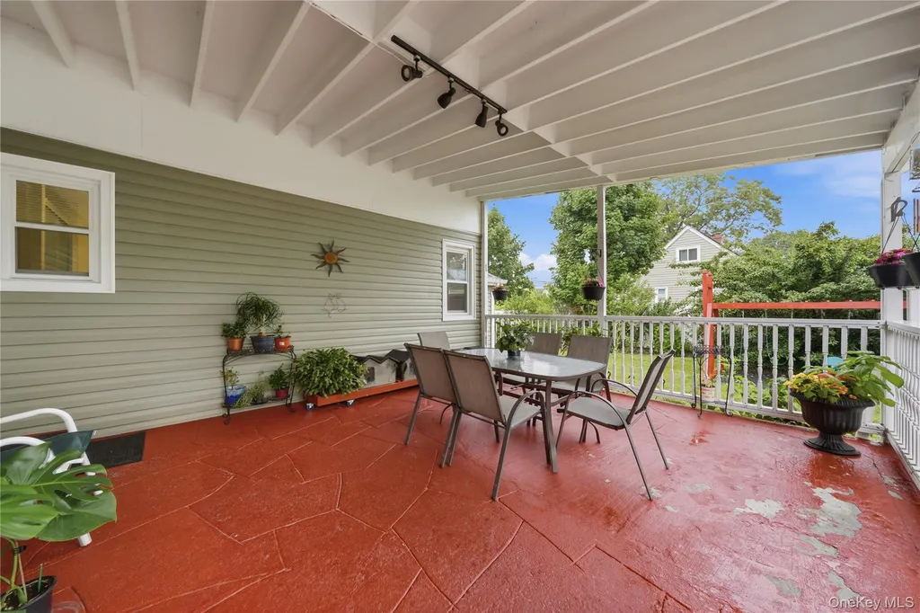 39 Church Street Central Islip NY 11722