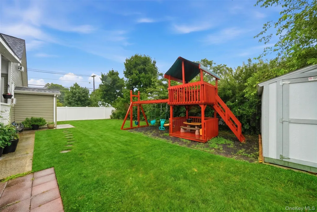 39 Church Street Central Islip NY 11722