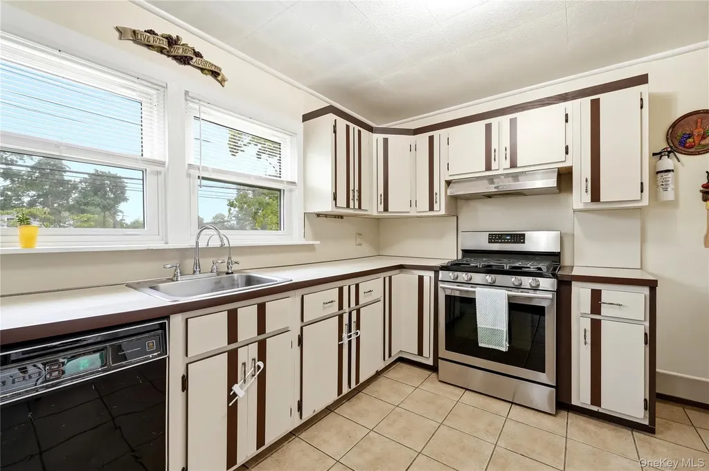 39 Church Street Central Islip NY 11722
