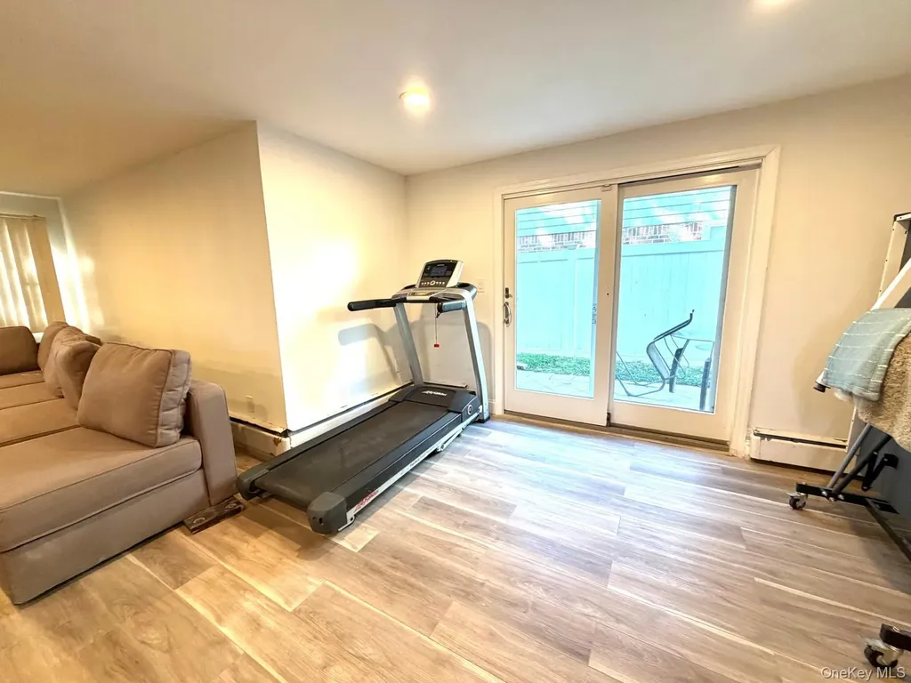 906 Park Court North Woodmere NY 11581
