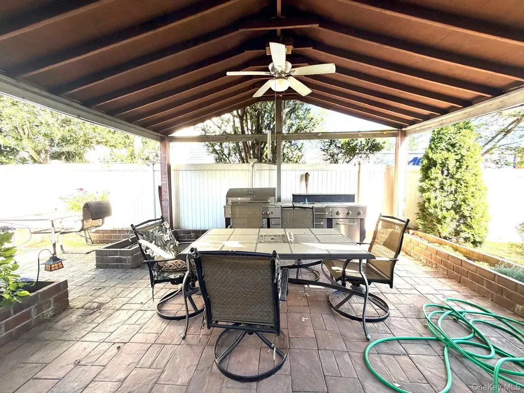 906 Park Court North Woodmere NY 11581