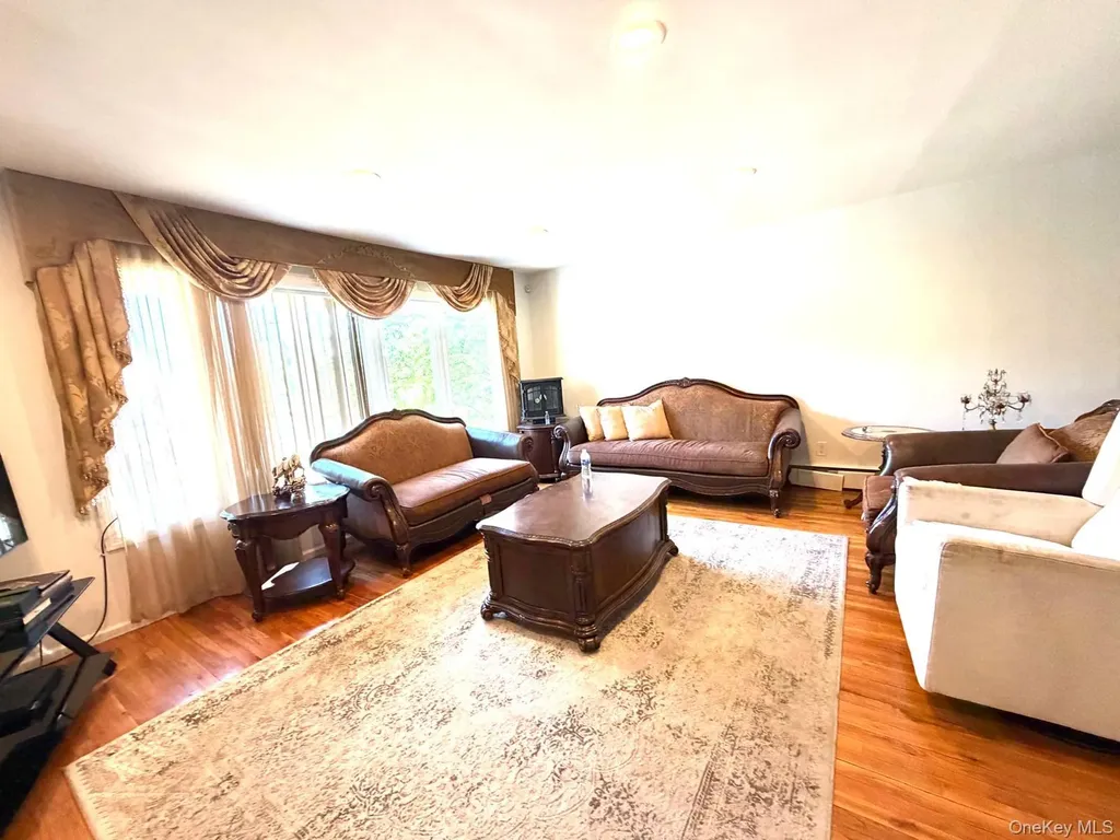 906 Park Court North Woodmere NY 11581
