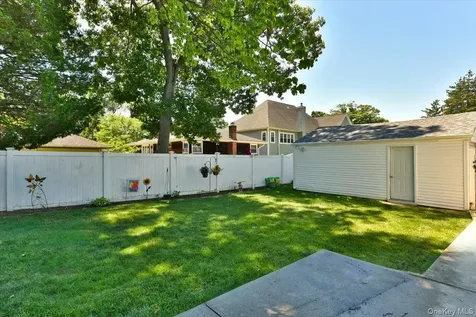 18 Boston Avenue Massapequa NY 11758