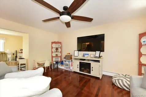 18 Boston Avenue Massapequa NY 11758