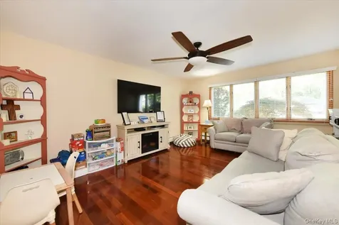 18 Boston Avenue Massapequa NY 11758