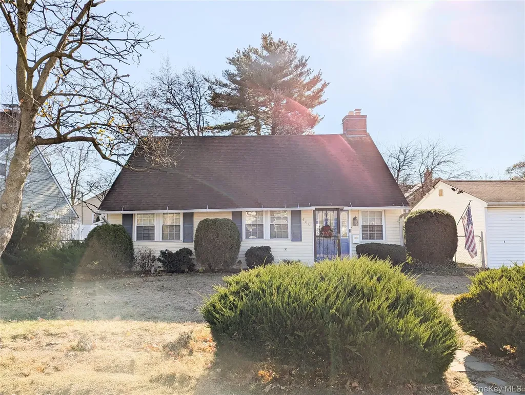 806 Oliver Avenue Westbury NY 11590