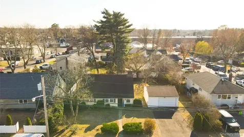 806 Oliver Avenue Westbury NY 11590