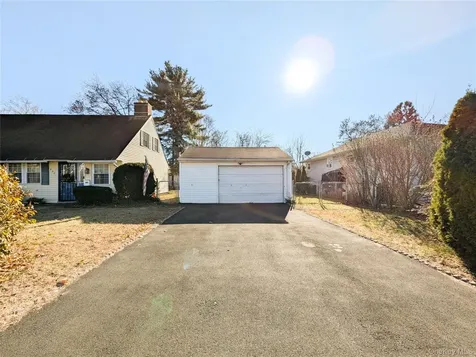 806 Oliver Avenue Westbury NY 11590