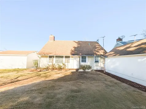 806 Oliver Avenue Westbury NY 11590