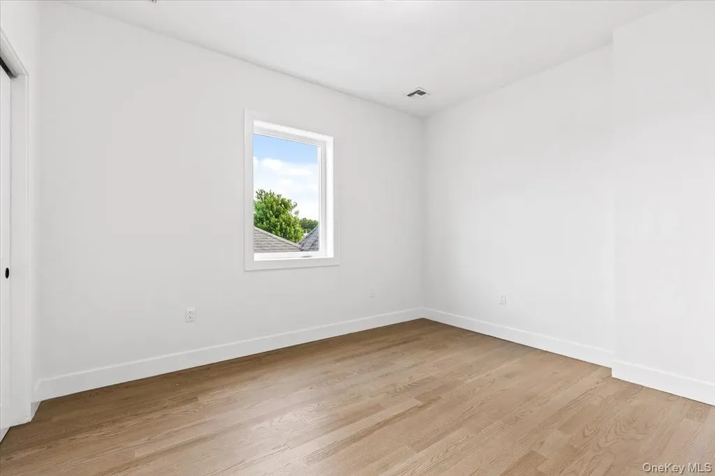197 Finlay Street Staten Island NY 10307